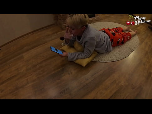 ❤️ ရူးသွပ်သော ဆံပင်ရွှေရောင် စုတ်နေသည် ကြီးမားသော ဒစ်ကြီးကို စို့ပြီး ခုန်နေသည် - စအို လိင် ❤ လှပသော porn မှာ ငါတို့မှာ ❌❤